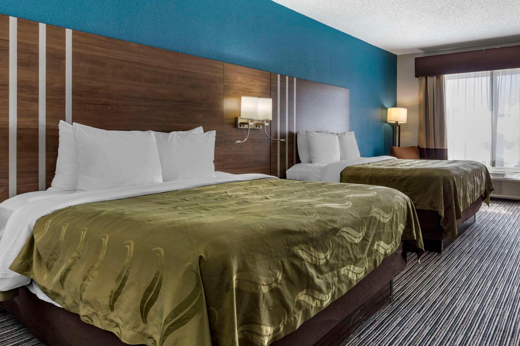 Quality Inn & Suites I-35 E-Walnut Hill Dallas Dış mekan fotoğraf
