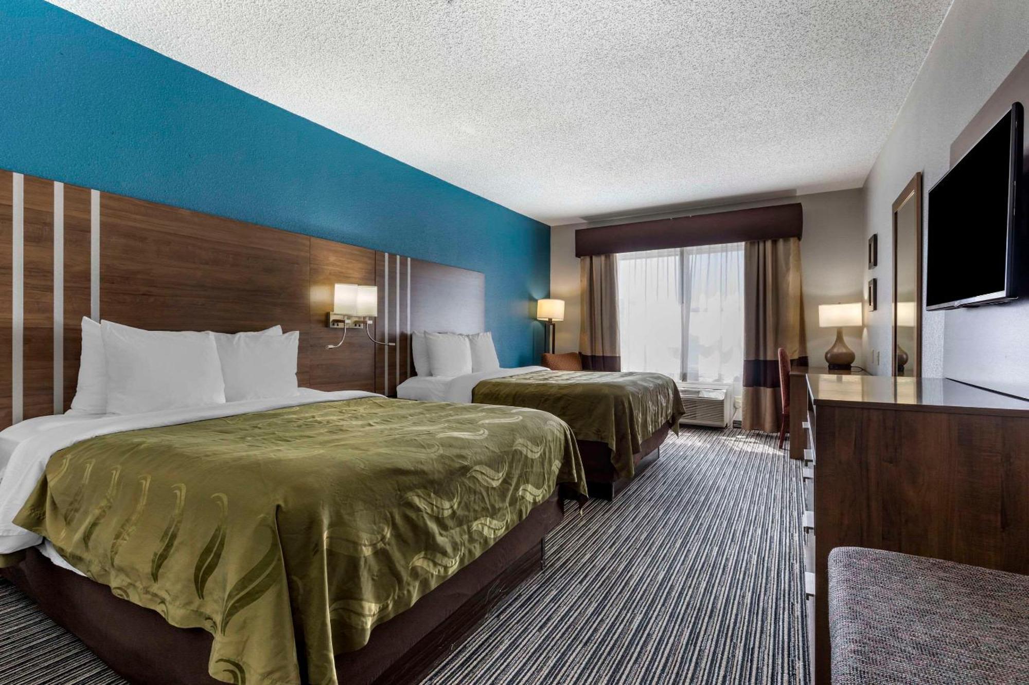 Quality Inn & Suites I-35 E-Walnut Hill Dallas Dış mekan fotoğraf