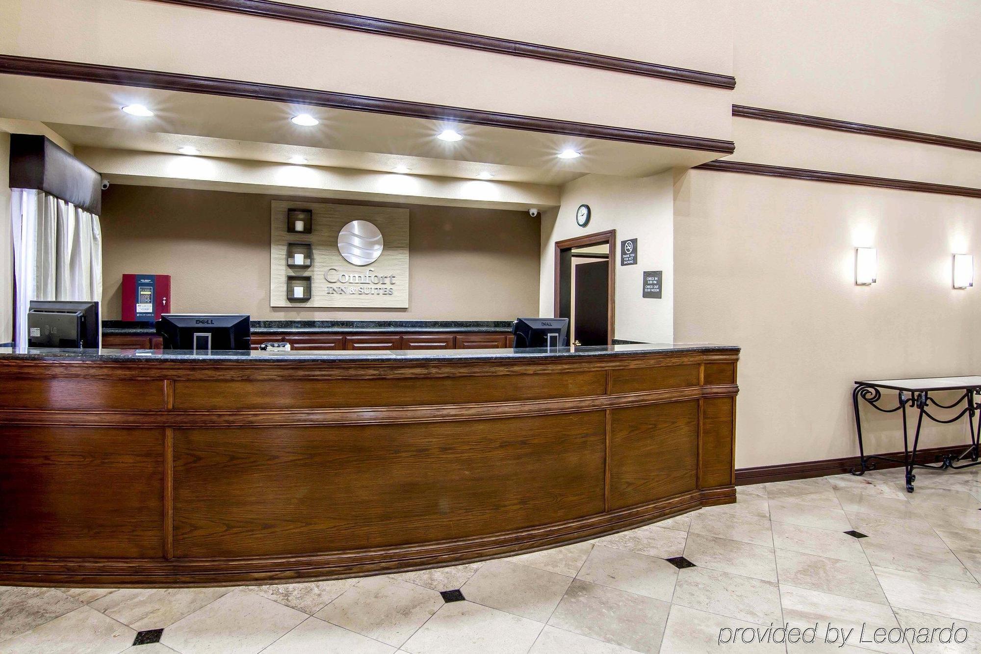 Quality Inn & Suites I-35 E-Walnut Hill Dallas Dış mekan fotoğraf