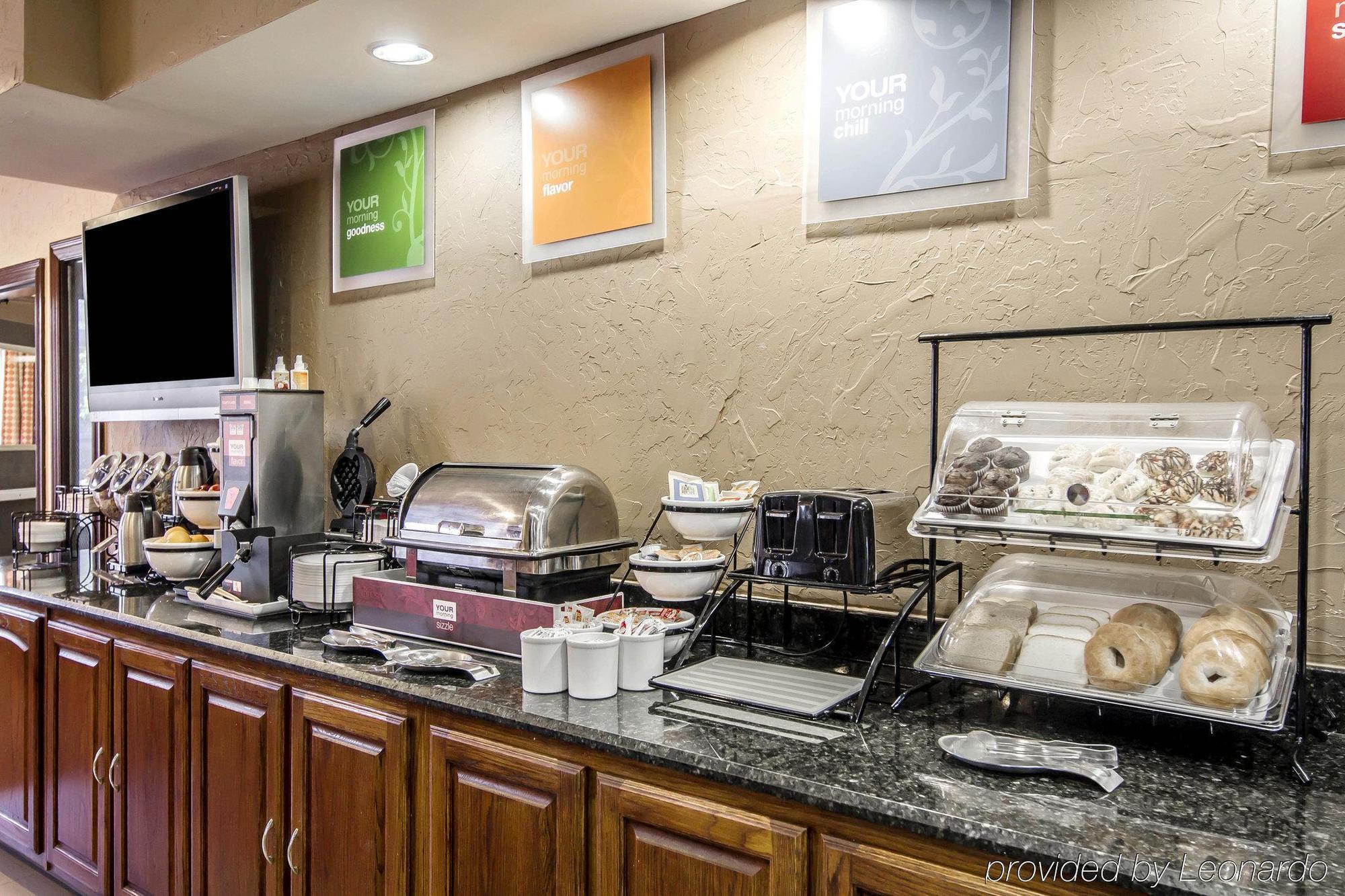 Quality Inn & Suites I-35 E-Walnut Hill Dallas Dış mekan fotoğraf