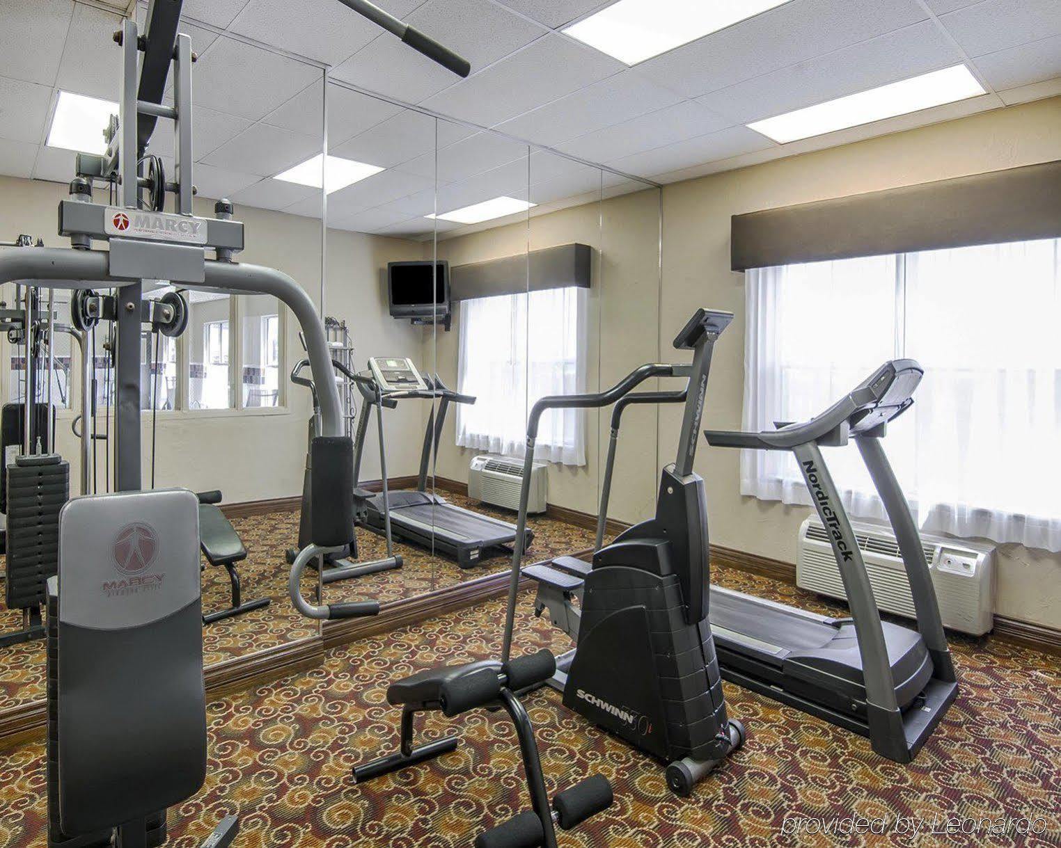 Quality Inn & Suites I-35 E-Walnut Hill Dallas Dış mekan fotoğraf