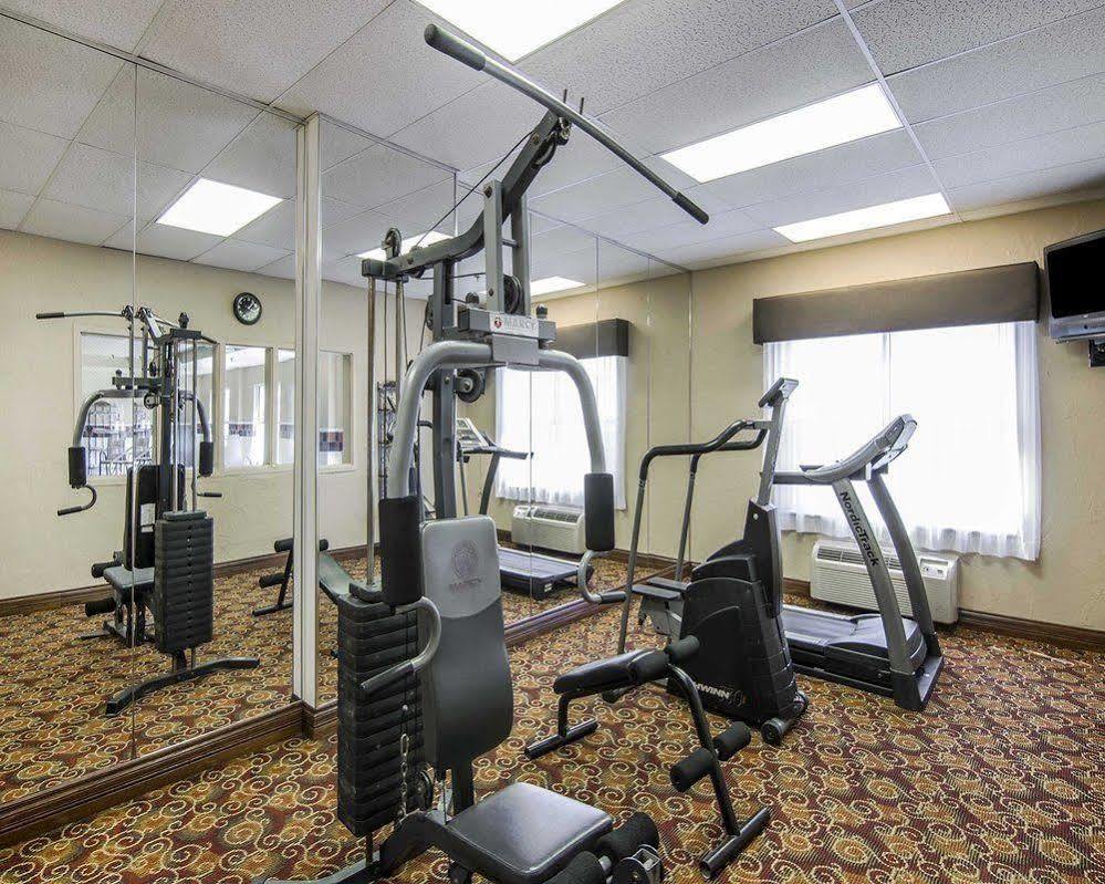 Quality Inn & Suites I-35 E-Walnut Hill Dallas Dış mekan fotoğraf